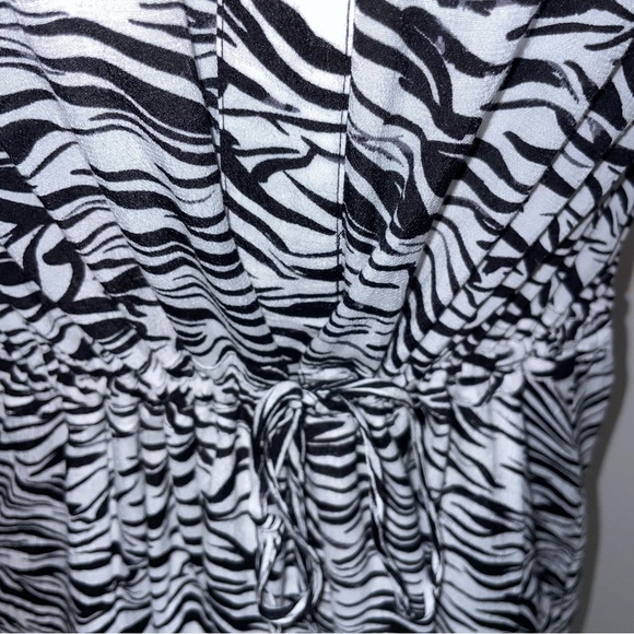 Sussan dress sleeveless viscose black white zebra midi length size 12 - Picture 3 of 7